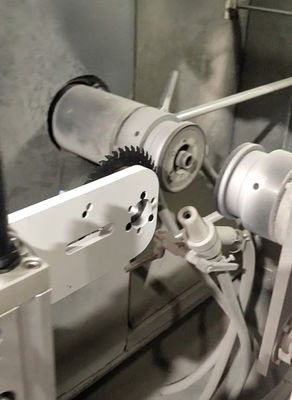 Máquina de sabotar CNC de lâmina de serra com robô